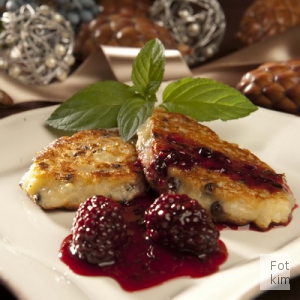 Klatkager med r�syltede bromb�r