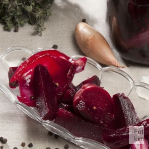 Syltede r�dbeder med peberrod