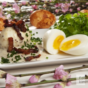 Kogte �g i sennepssauce