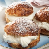 Fastelavnsboller med fl�deskum